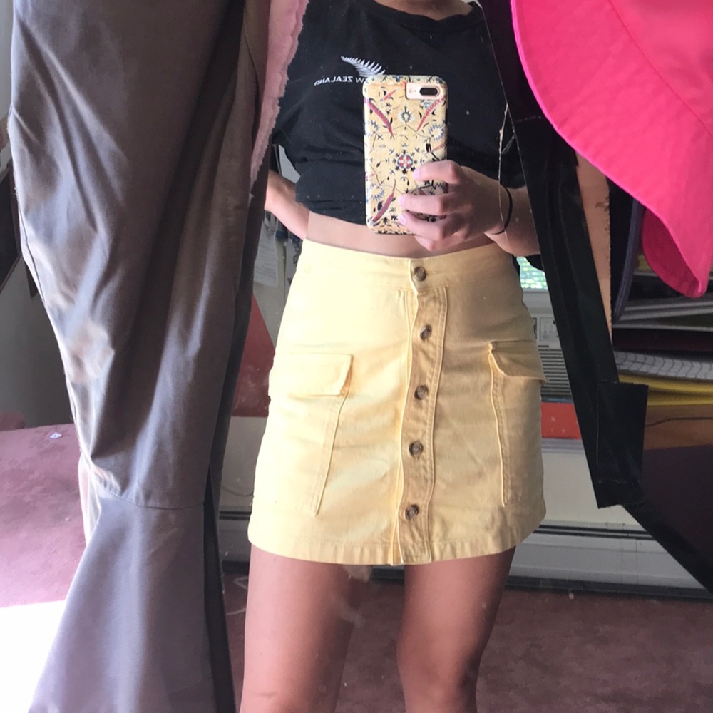 BDG yellow skirt